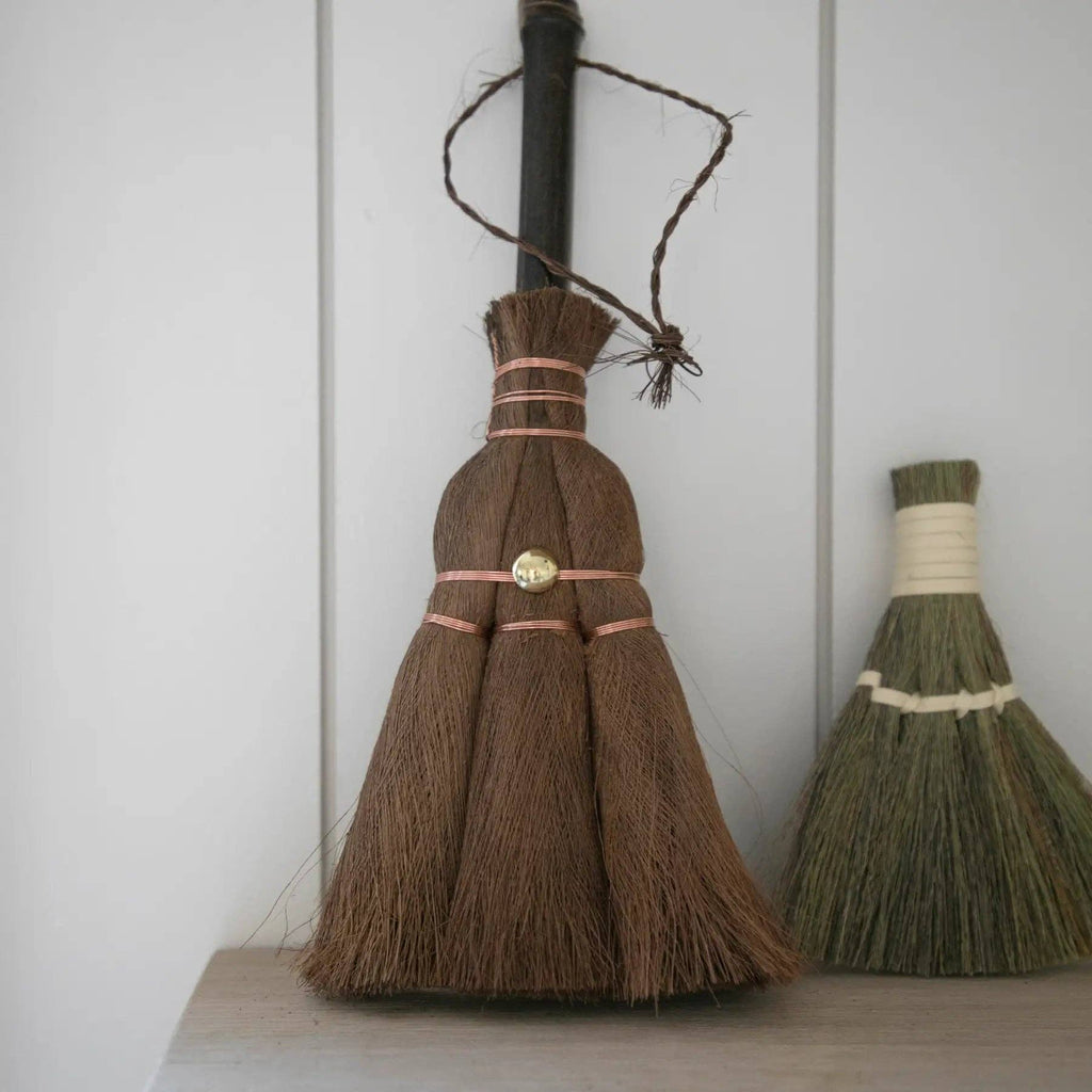 Himore Studio - Table Palm Broom with Handle: Small B
