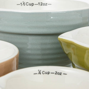 S/4 Stoneware Batter Bowl Measuring Cups