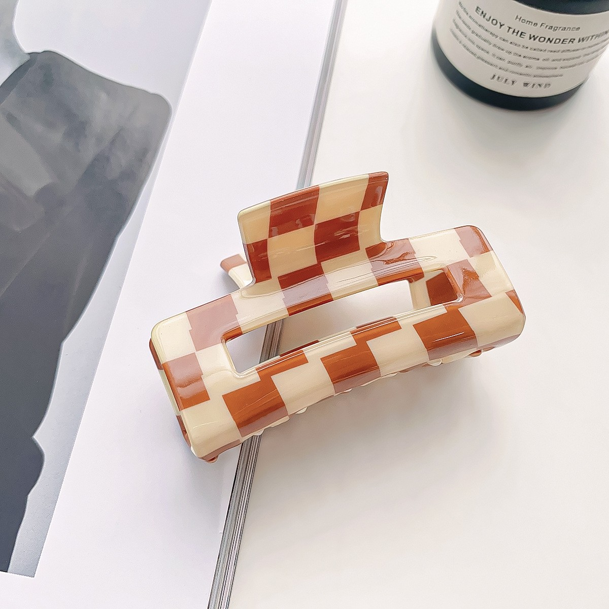 ACCITY - Checkerboard Hair Claw – Candy Color Acetate Look_CWMM10084: BLACK1 / (OS) 1