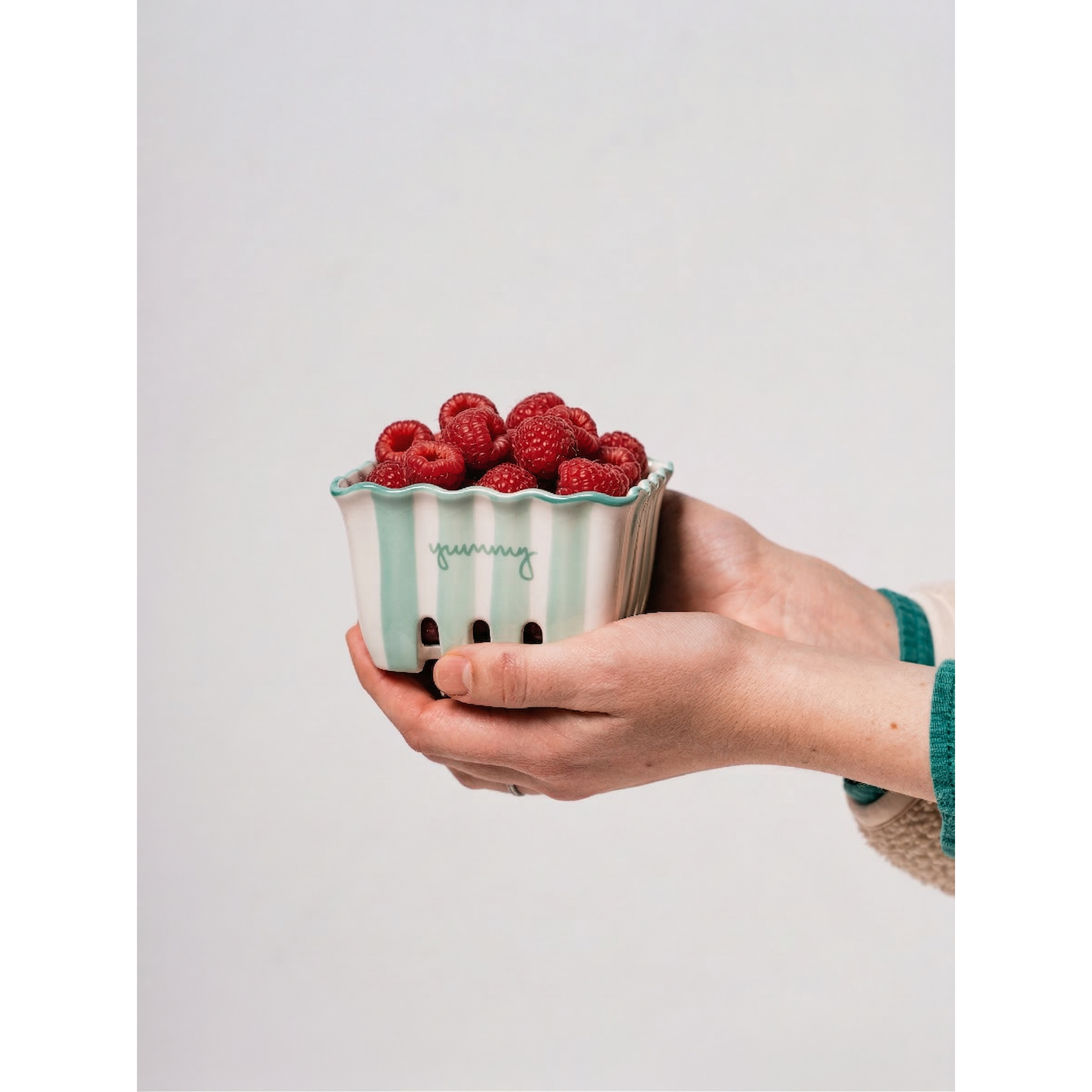 Kinsey Scallop Mini Berry Basket