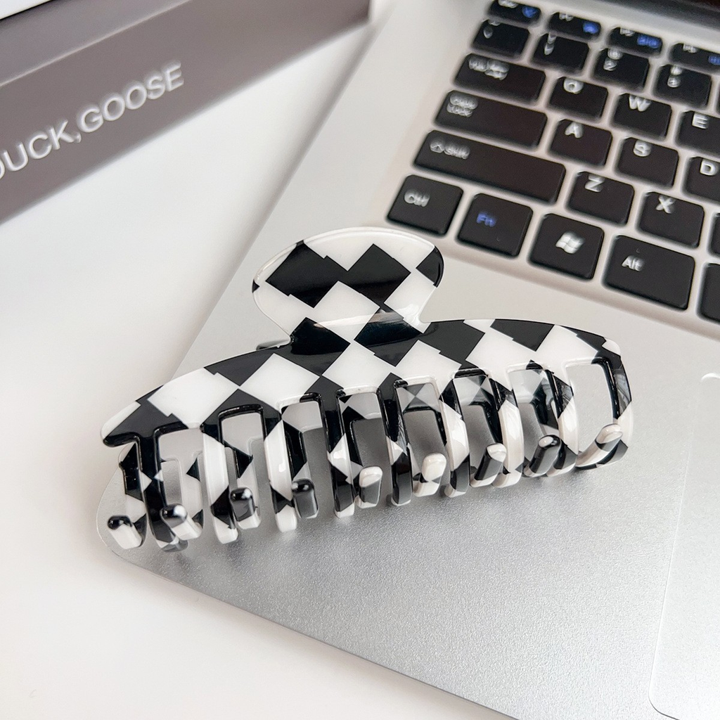 ACCITY - Checkerboard Hair Claw – Candy Color Acetate Look_CWMM10084: BLACK1 / (OS) 1
