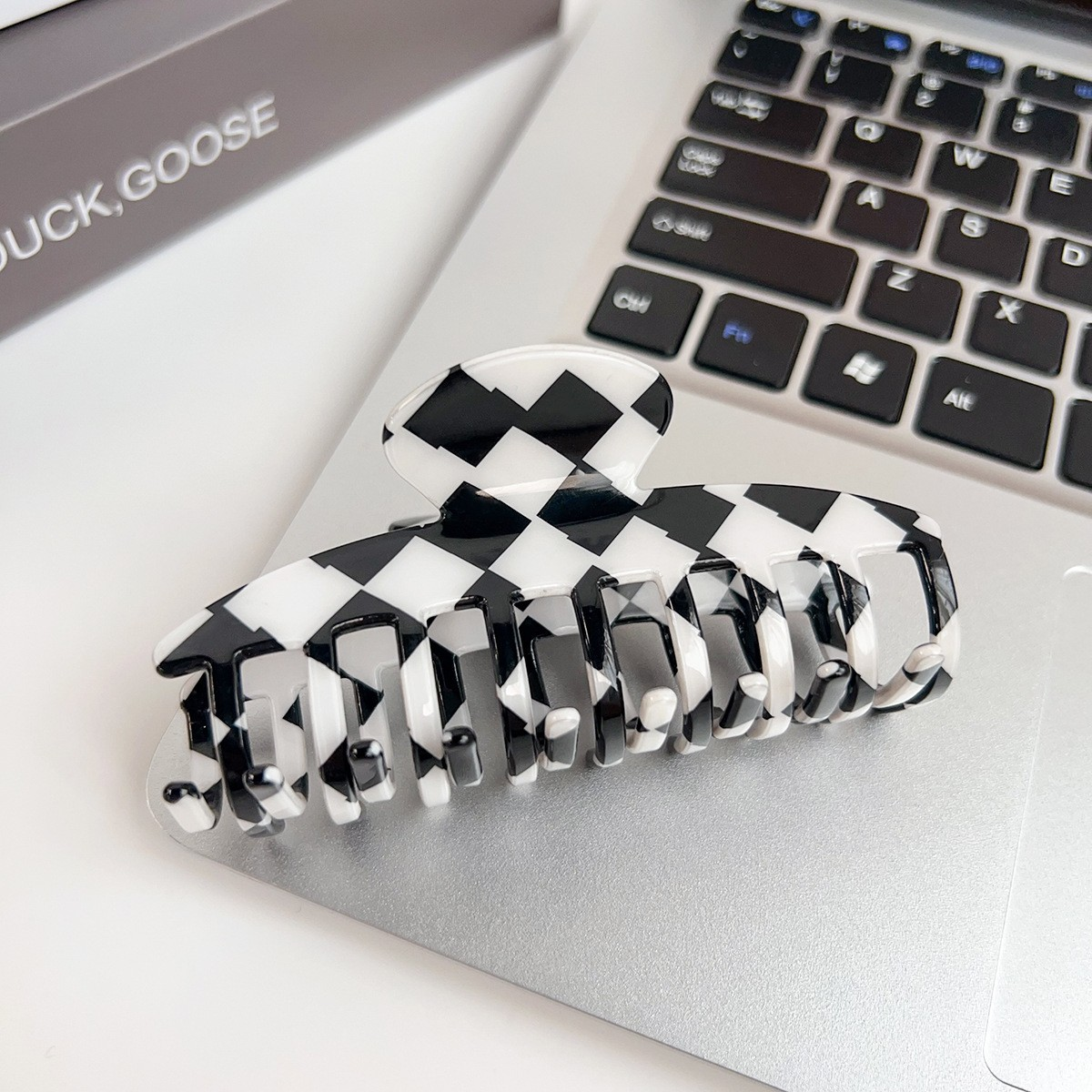 ACCITY - Checkerboard Hair Claw – Candy Color Acetate Look_CWMM10084: BLACK1 / (OS) 1