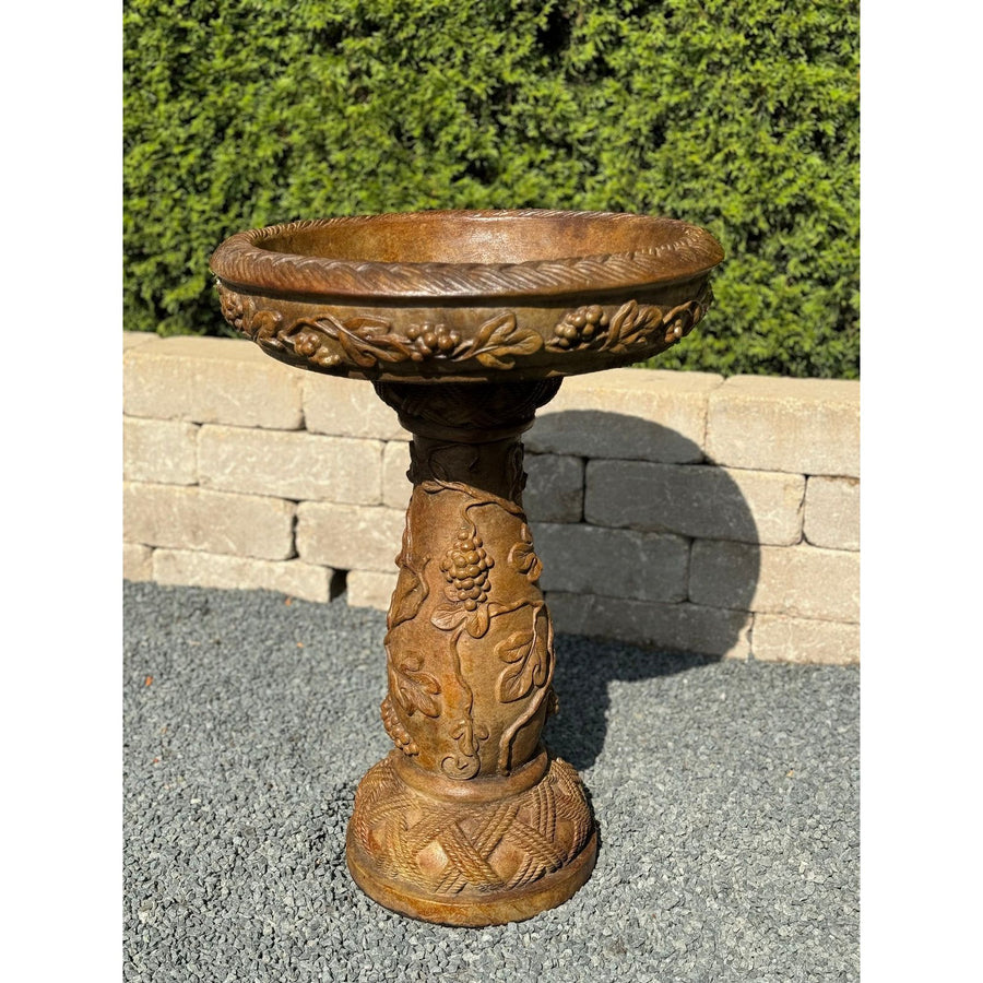 Grapeleaf Birdbath | Small