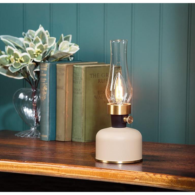 Lantern LED Lamp w/Chimney