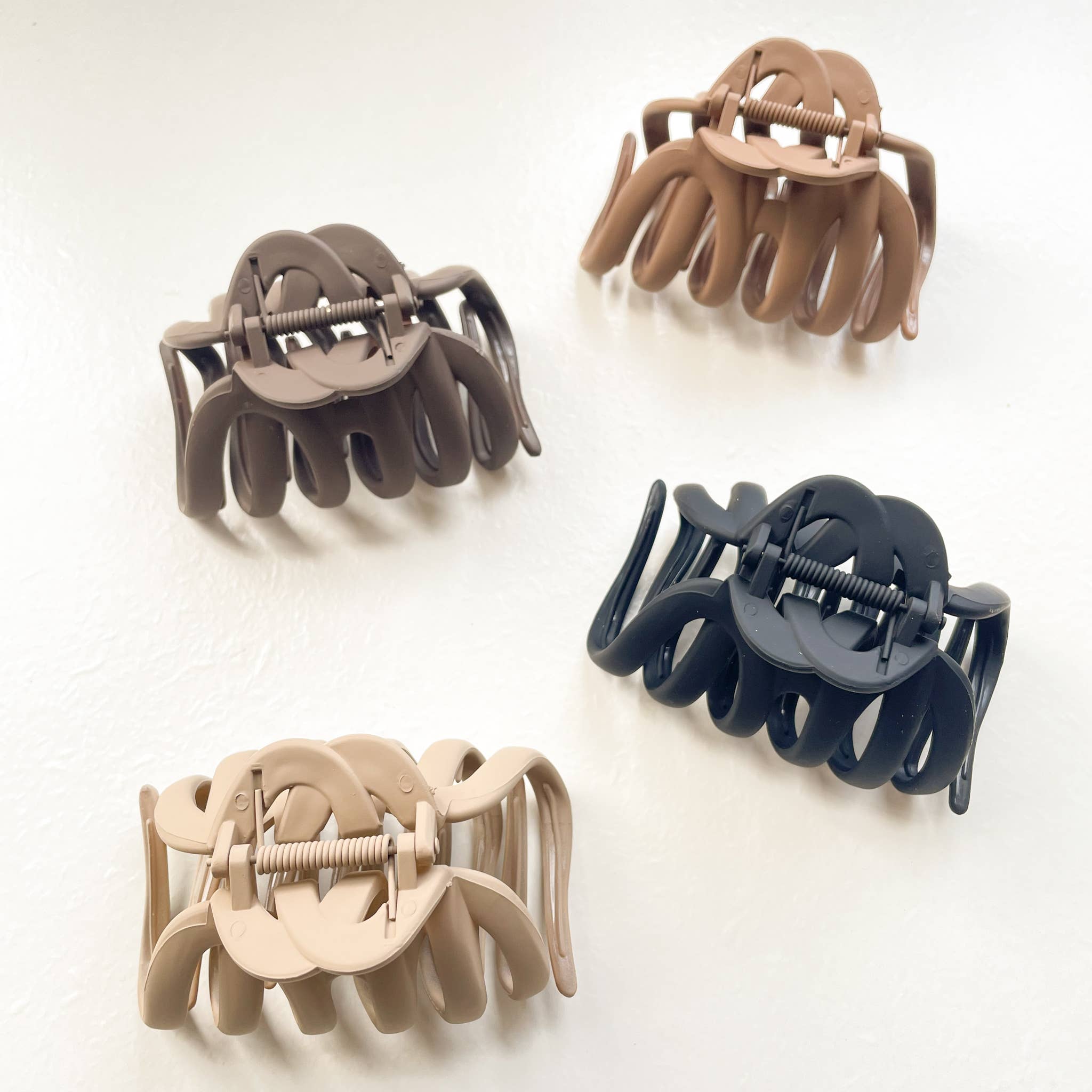 Claw Clip | Neutral Wavy Matte |  Large