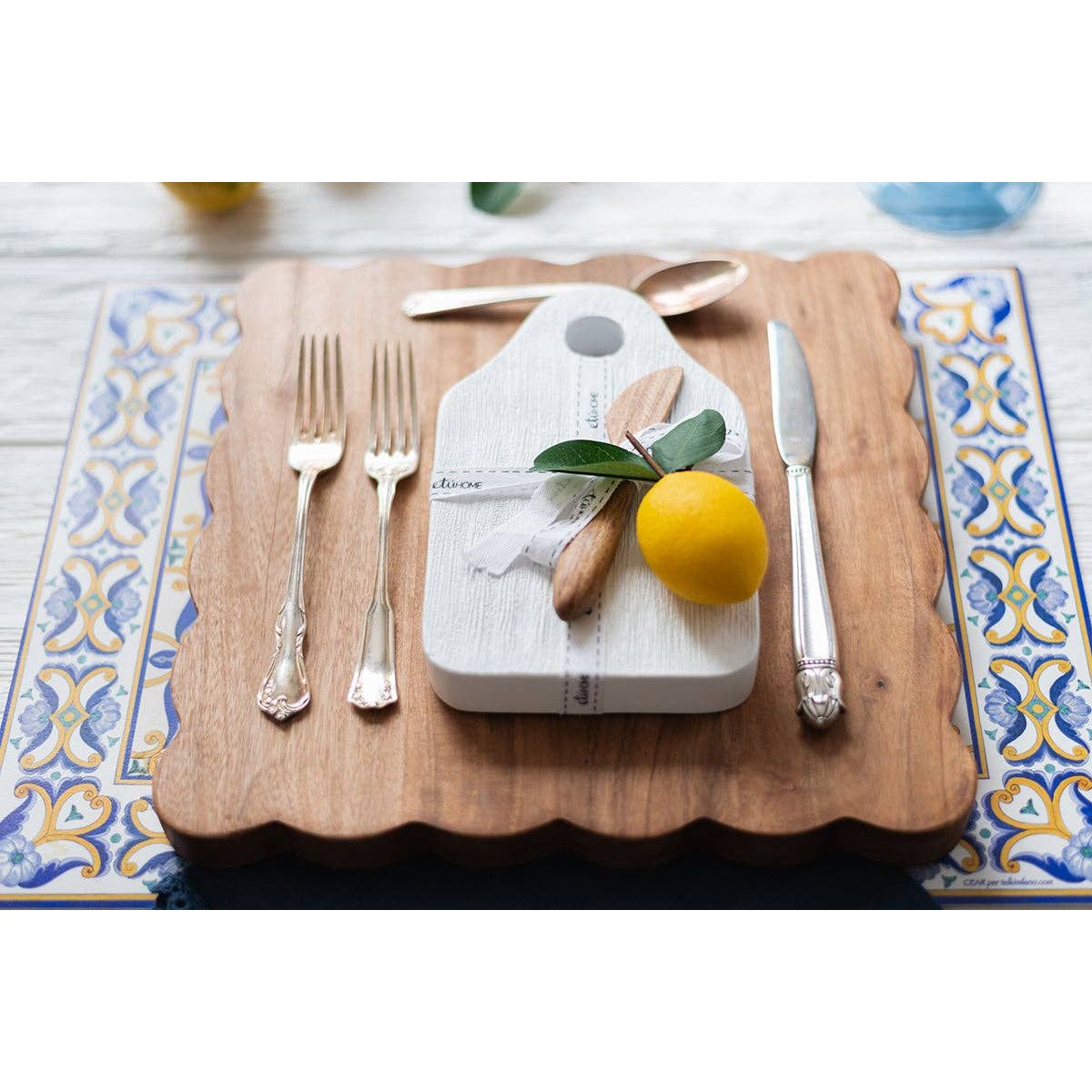 Scalloped Square Cutting Board | Medium