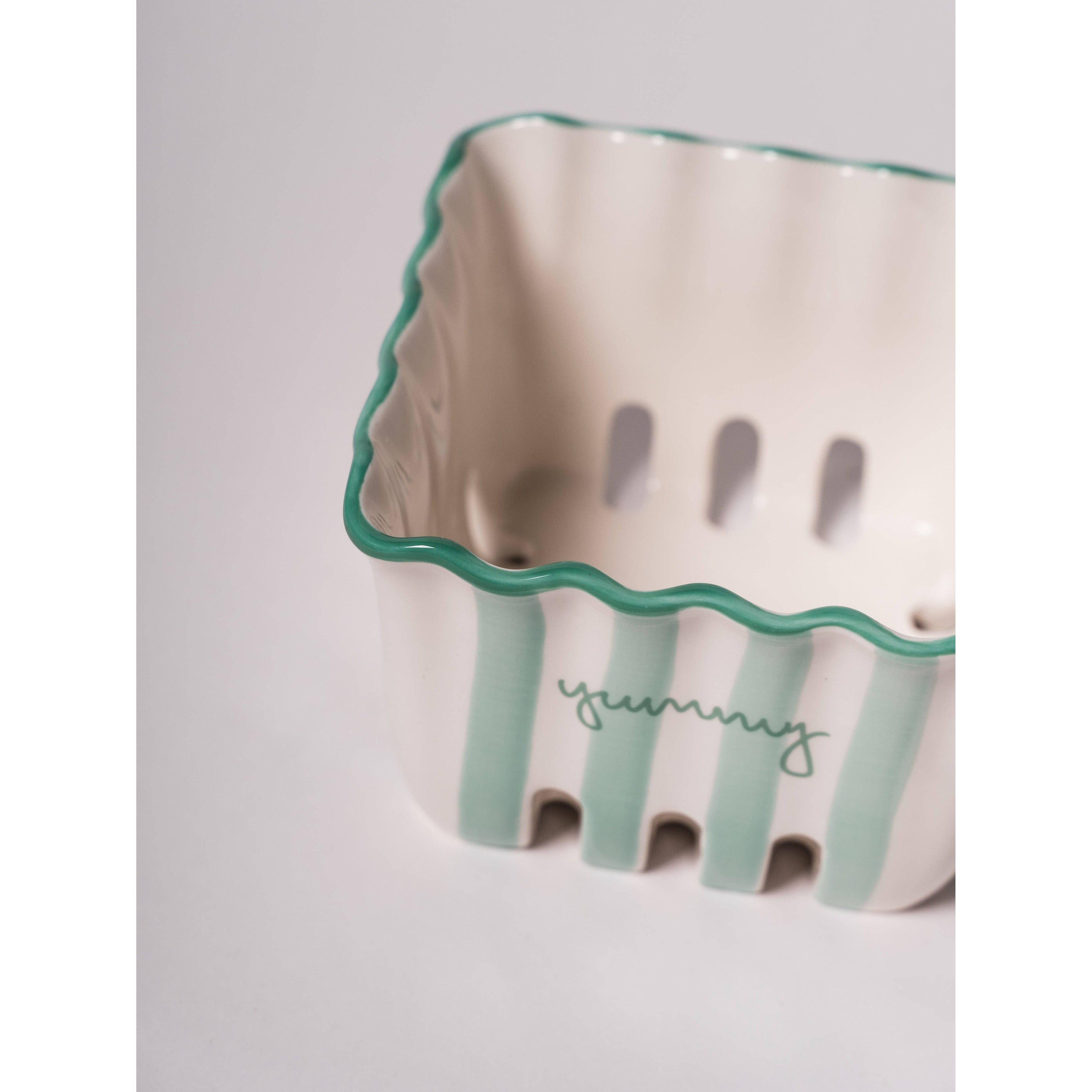 Kinsey Scallop Mini Berry Basket