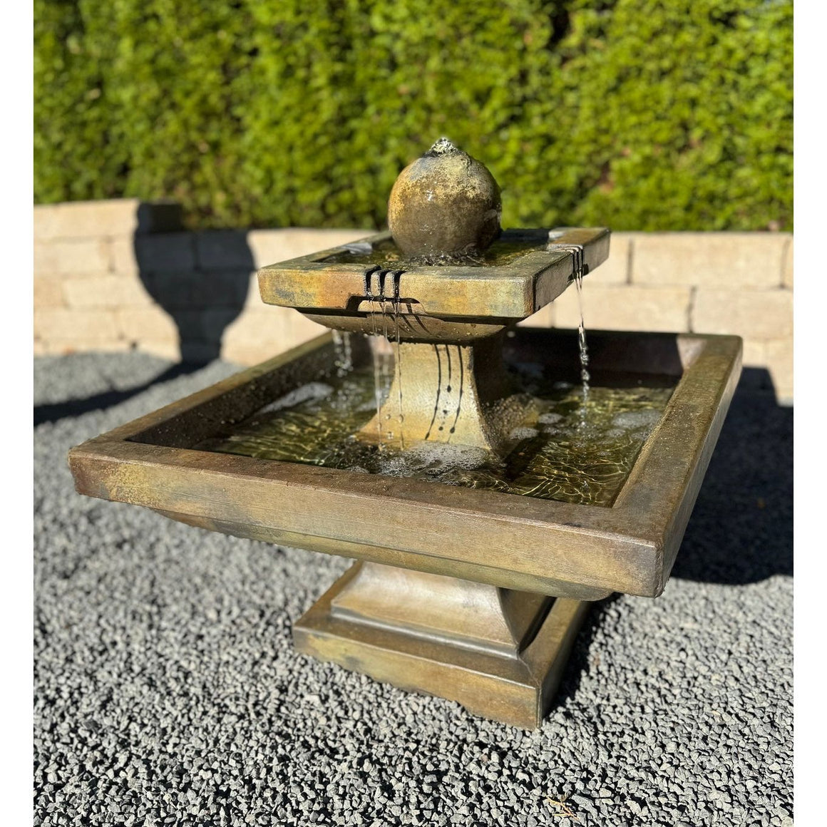 Equinox Fountain w/Plume Light