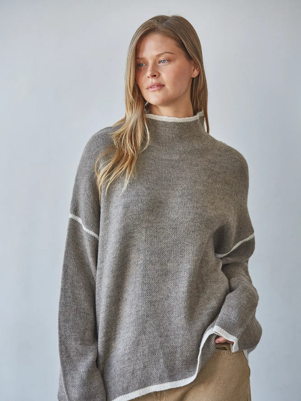 Knit Sweater Acrylic Wool Nylon Contrast Turtleneck