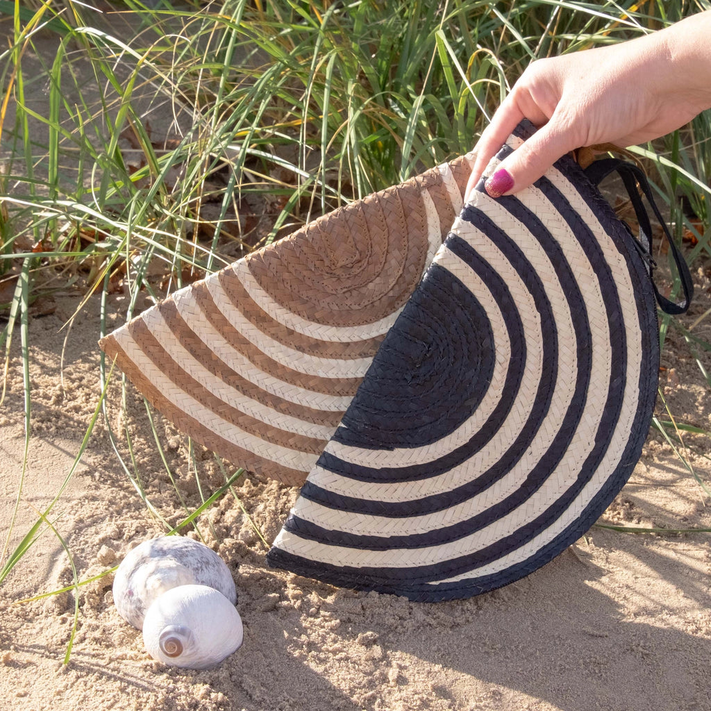 Straw Scallop Clutch