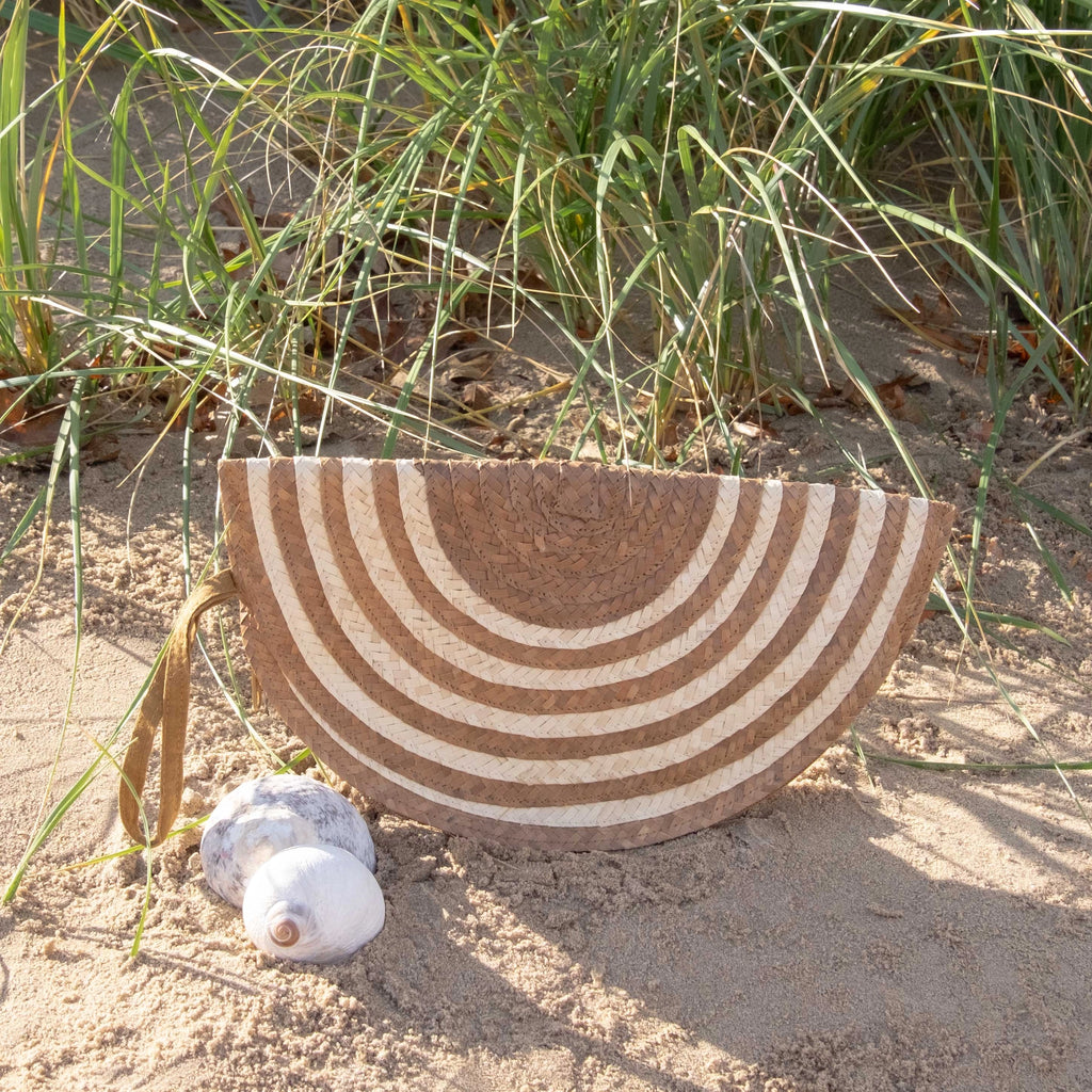 Straw Scallop Clutch