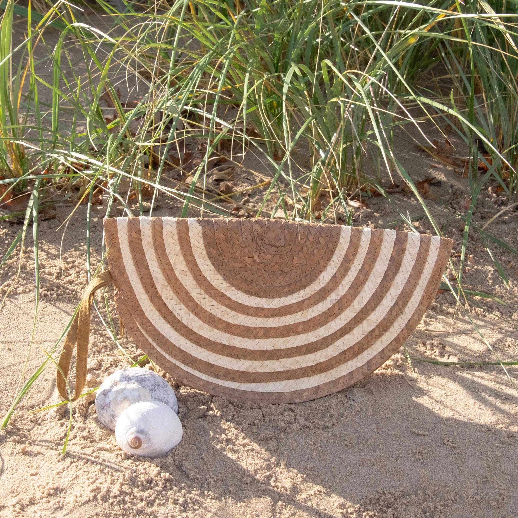 Straw Scallop Clutch