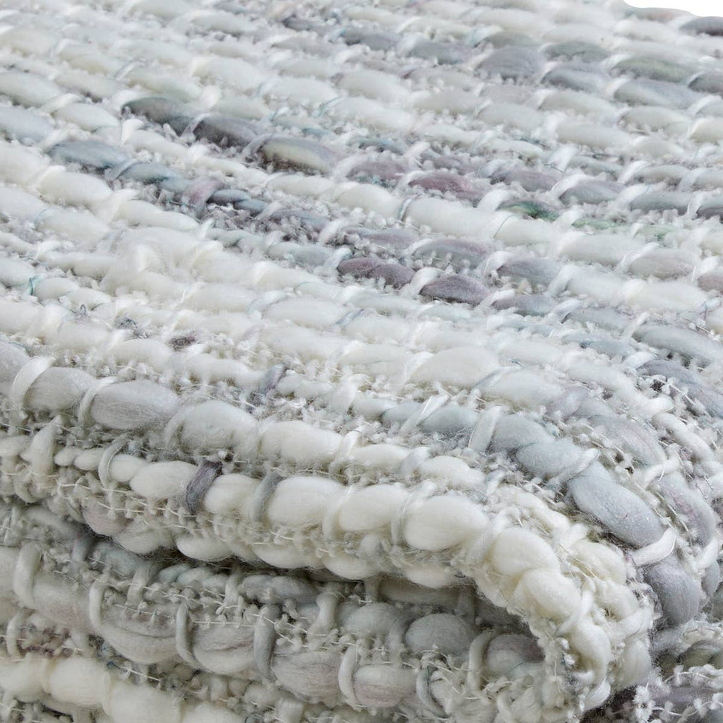 Chunny Throw  | Gray + White