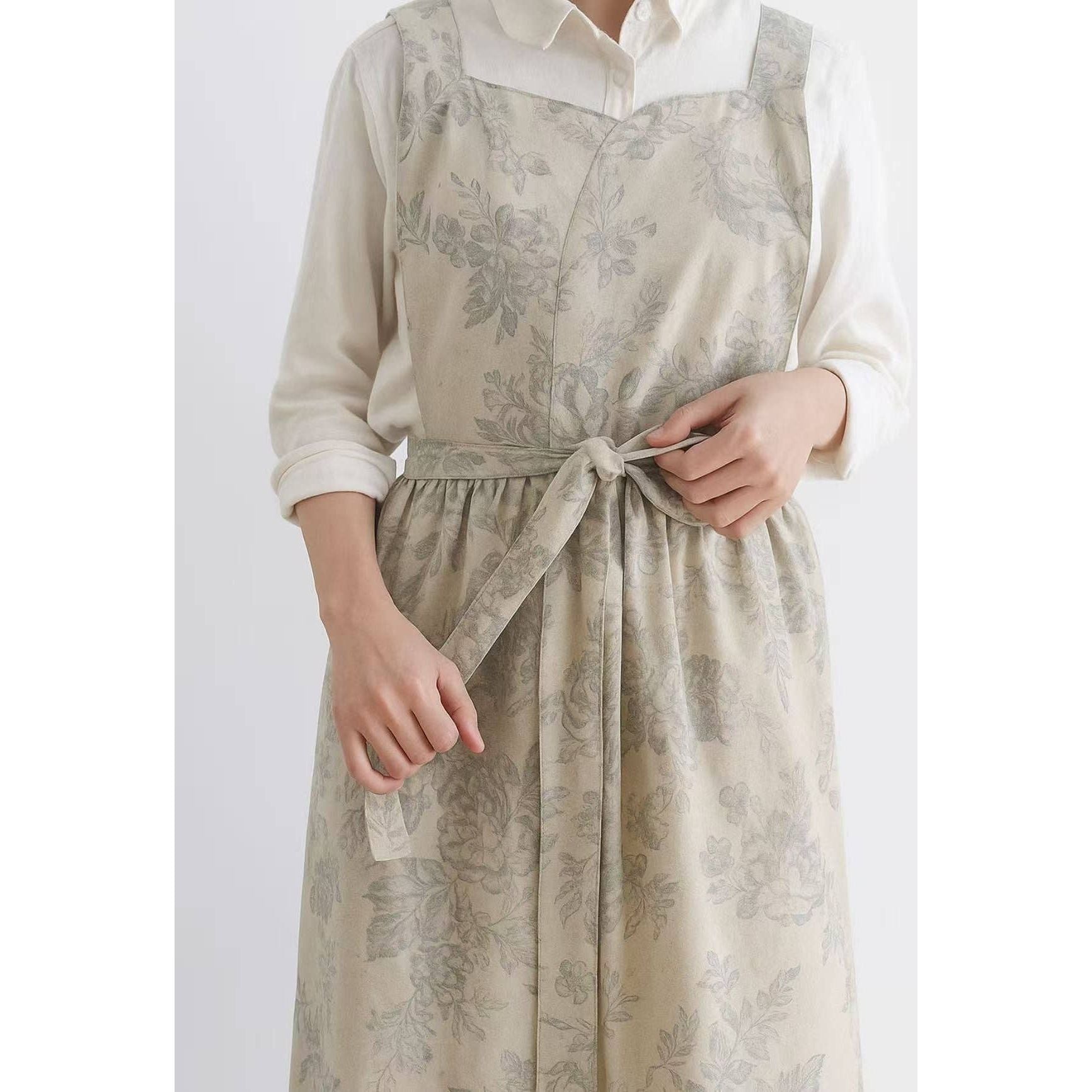 Vintage Floral Apron | Light Grey