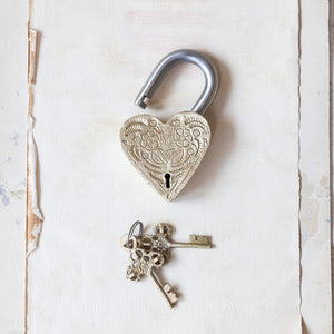 S/3 Heart Shaped S/S Lock w/Keys