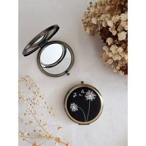 Embroidered Compact Mirror | Three flowers