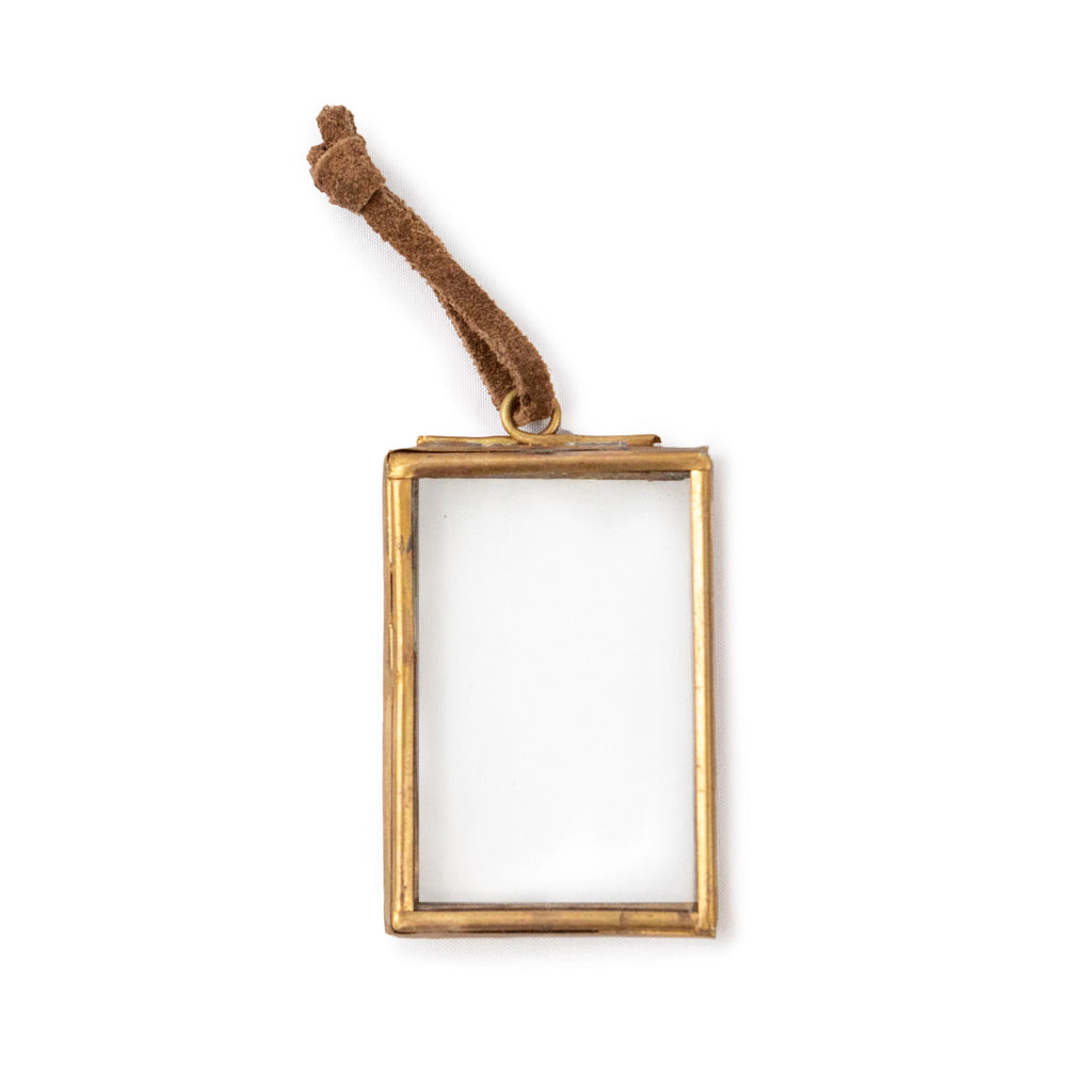 Ornament Frame w/Brass Finish