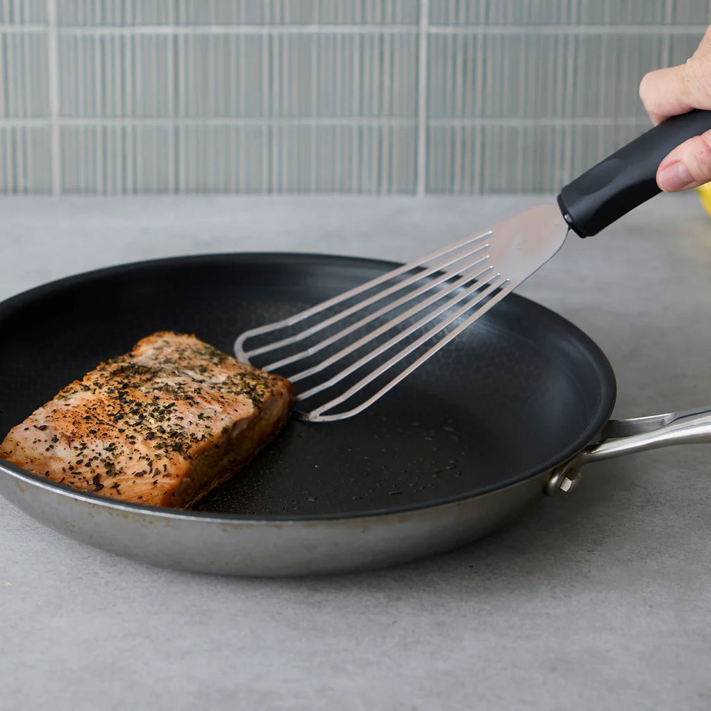 ENDURANCE® Fish Spatula