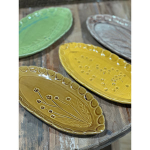 Debossed Oval Stoneware Plate