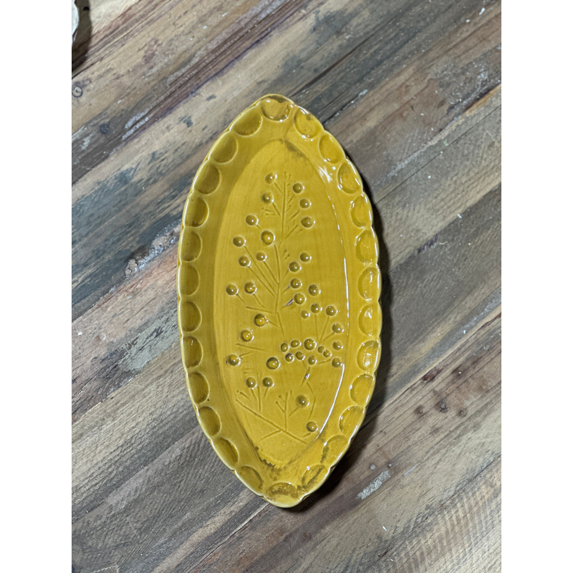 Debossed Oval Stoneware Plate