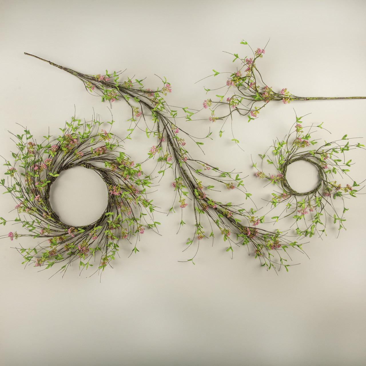 Pink Boxwood & Wildflower Vine Candle Ring