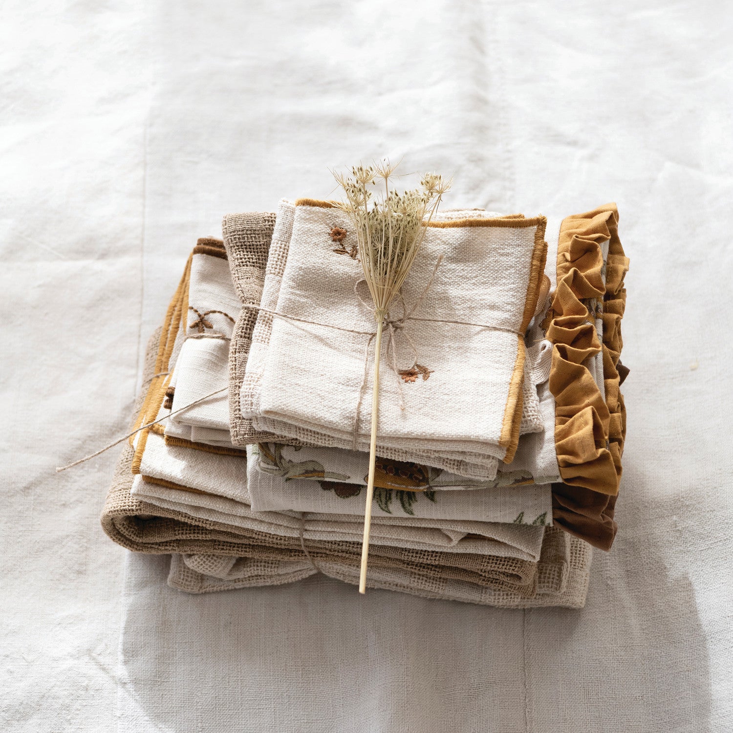 S/4 Mustard & Brown Embroidered Vine Cotton Napkins