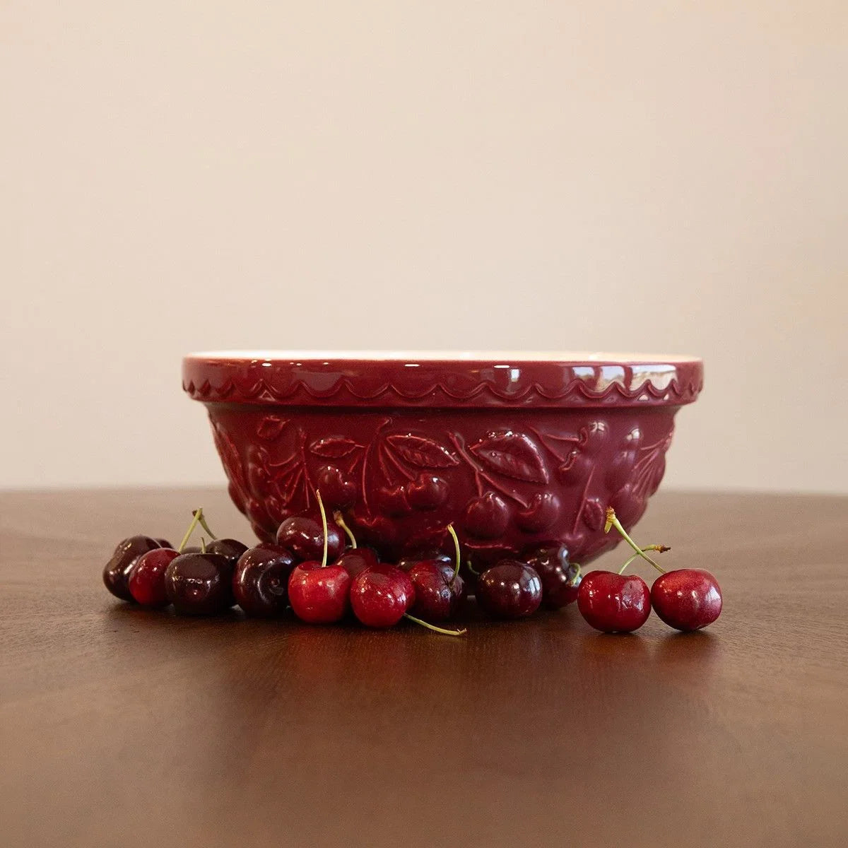 Mason Cash S24 Cherry Mixing Bowl (2.15 Qt)