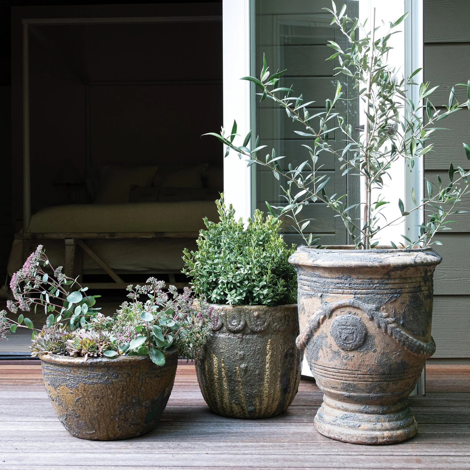 Mediterranean Garden Pot – Moss & Embers