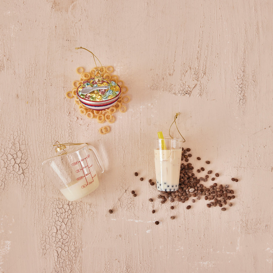 Glass Liquid Measuring Cup w/Milk Ornament