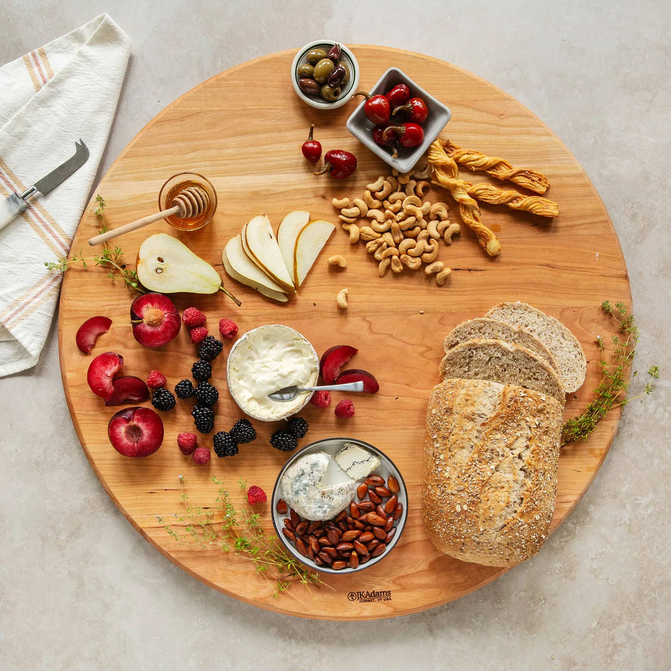 Round Charcuterie Board - Moss & Embers Home Decorum