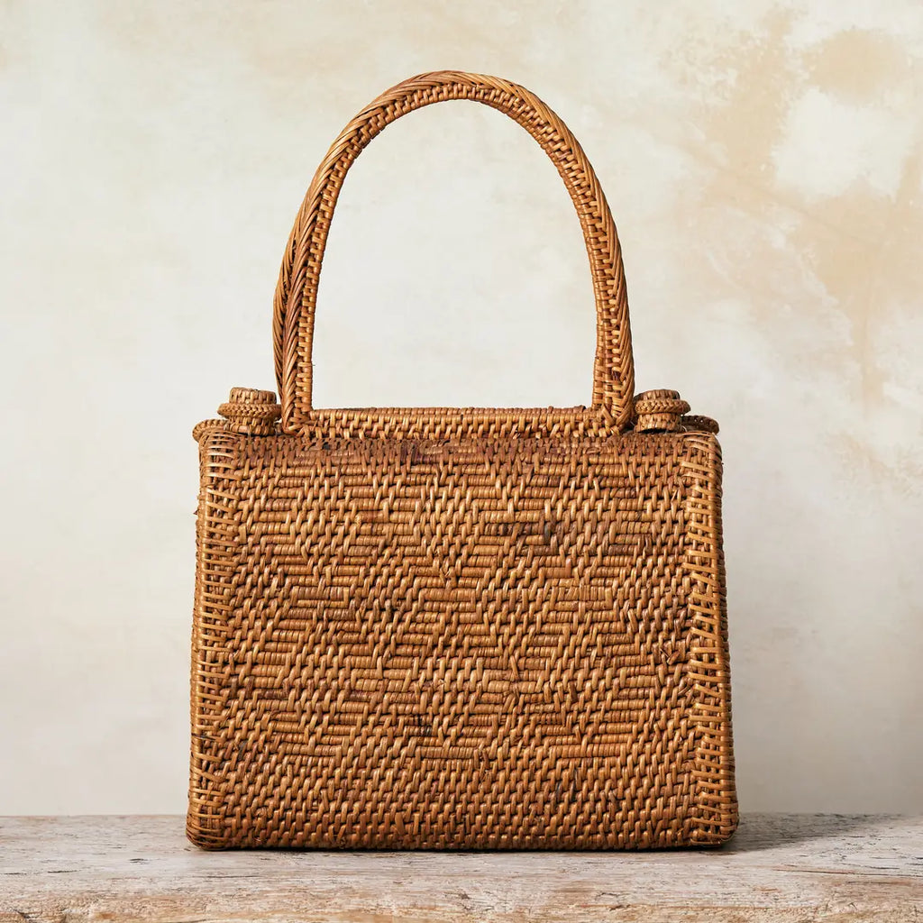 Ata Vine w/Bow Closure