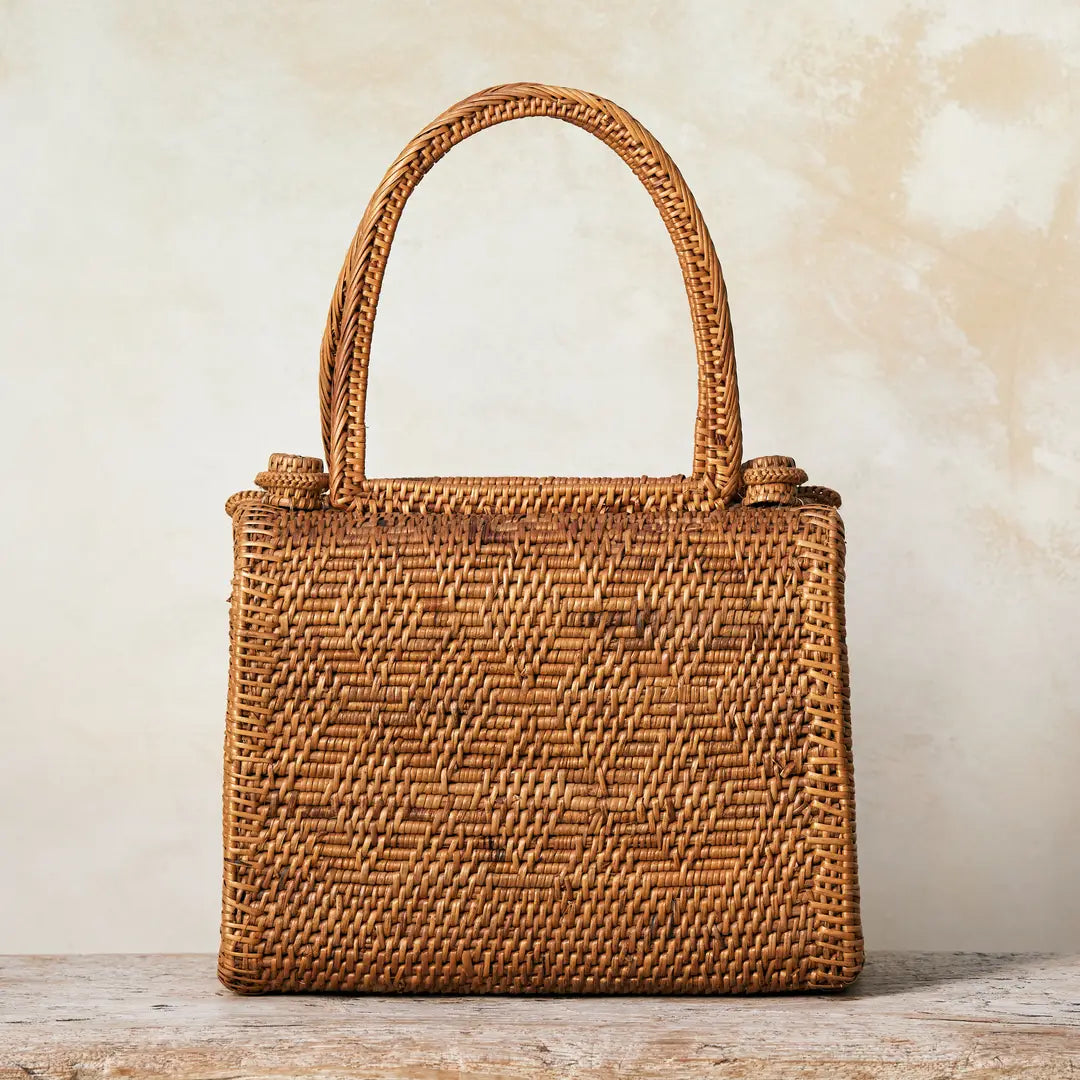 Ata Vine w/Bow Closure
