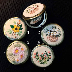 Embroidered Compact Mirror | Daisy Basket