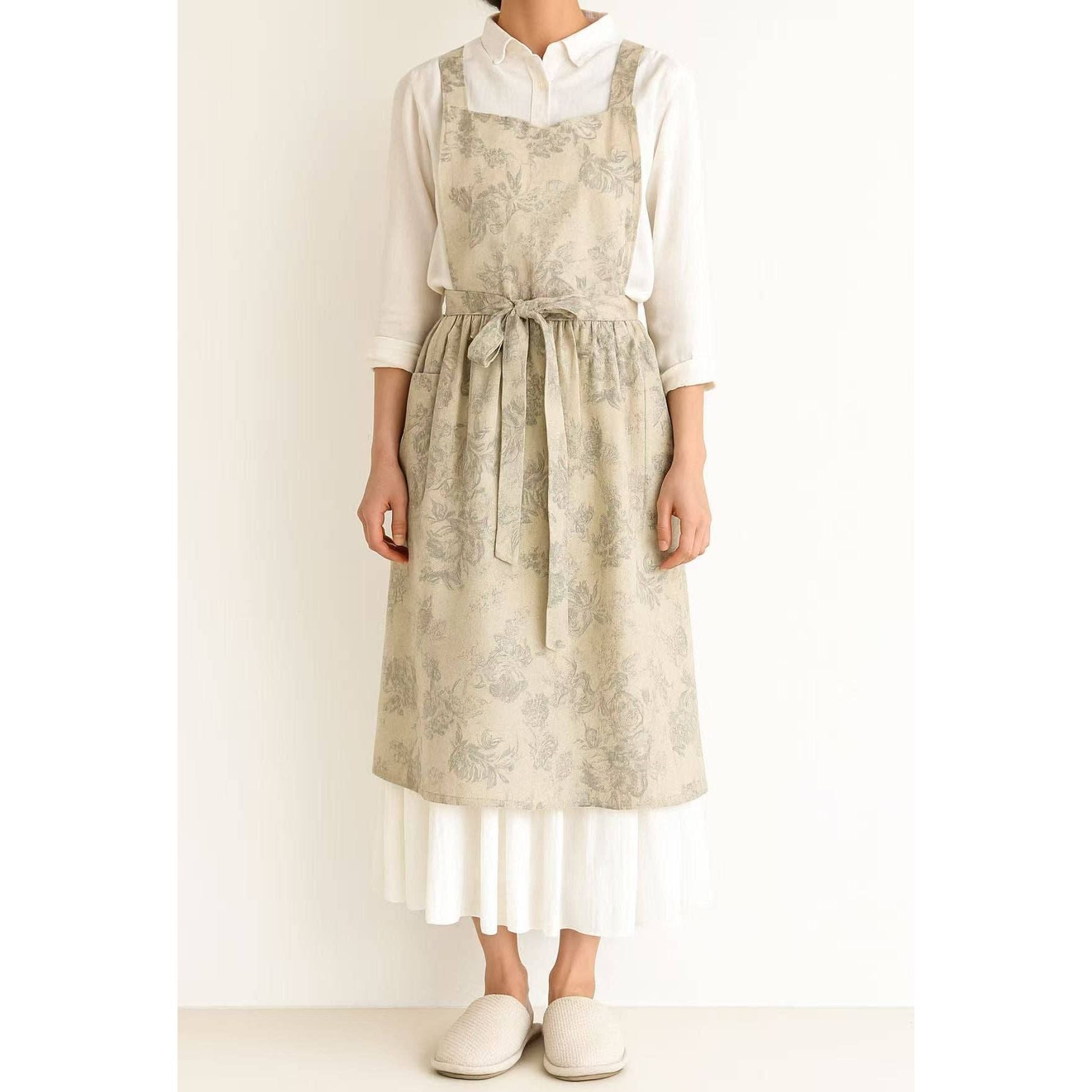 Vintage Floral Apron | Light Grey