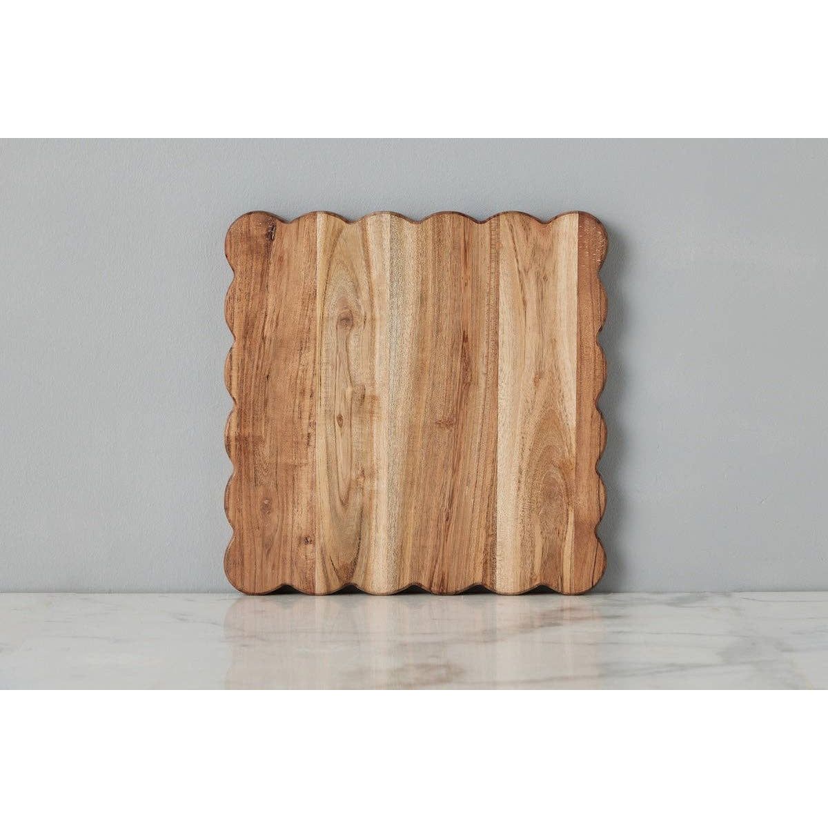 Scalloped Square Cutting Board | Medium