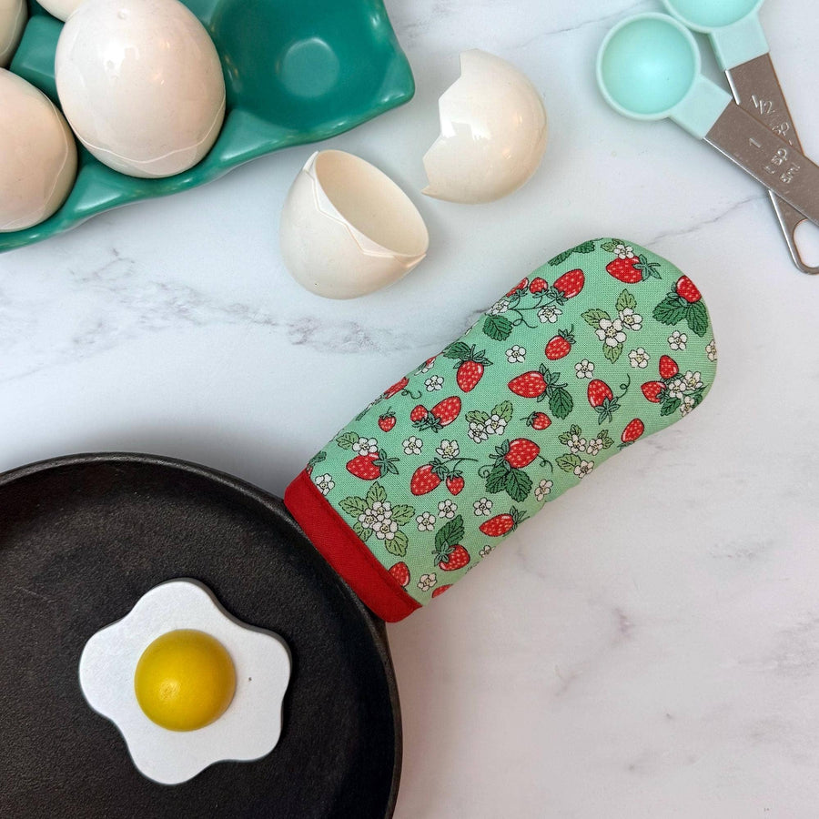 Skillet Mitt | Strawberry Patch