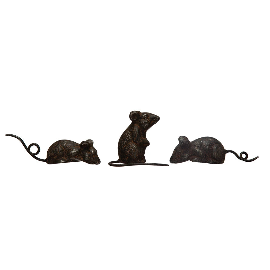 Distressed Rust Finish Metal Mouse