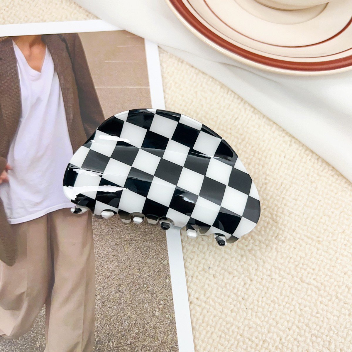 ACCITY - Checkerboard Hair Claw – Candy Color Acetate Look_CWMM10084: BLACK1 / (OS) 1