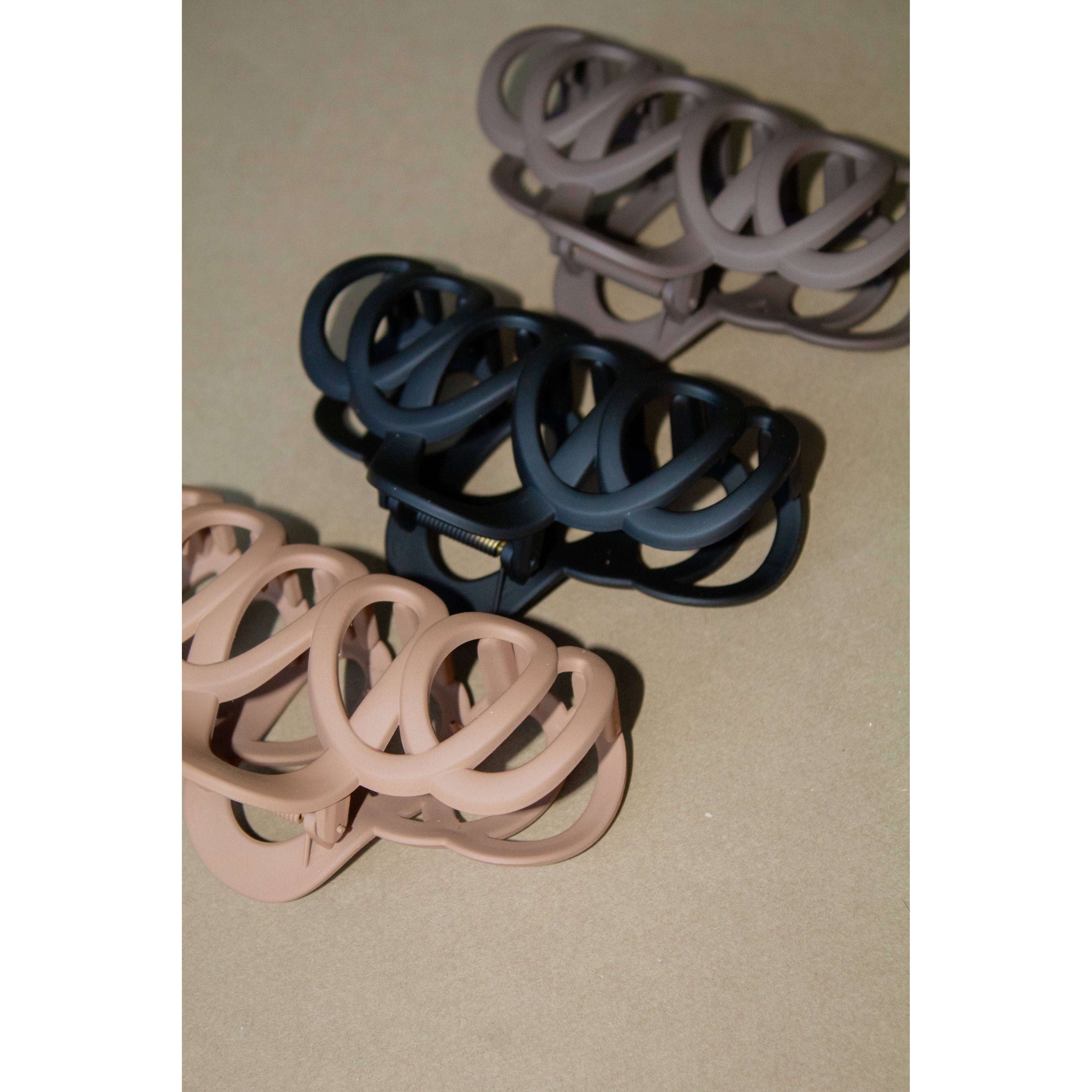 Claw Clip | Matte Looped Black