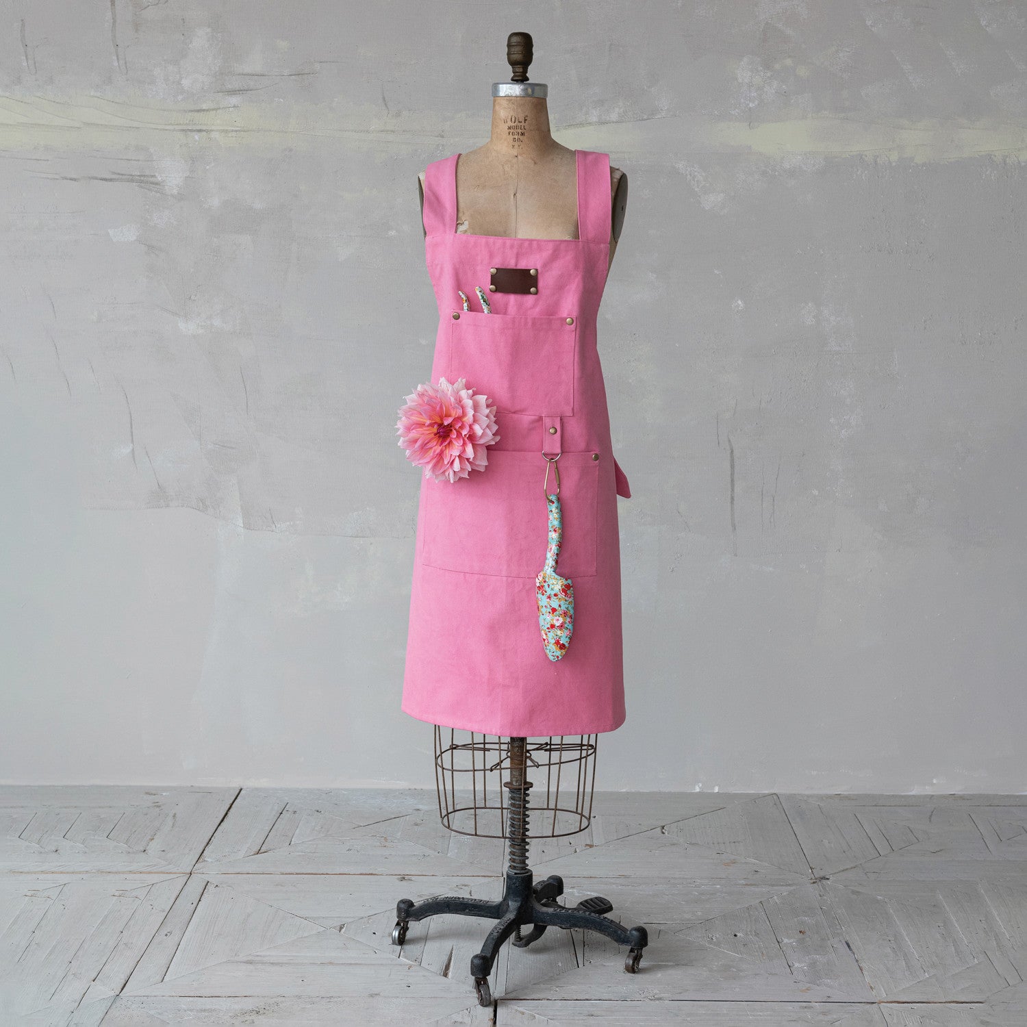 Cotton Canvas Cross Back Apron w/2 Pockets | Pink