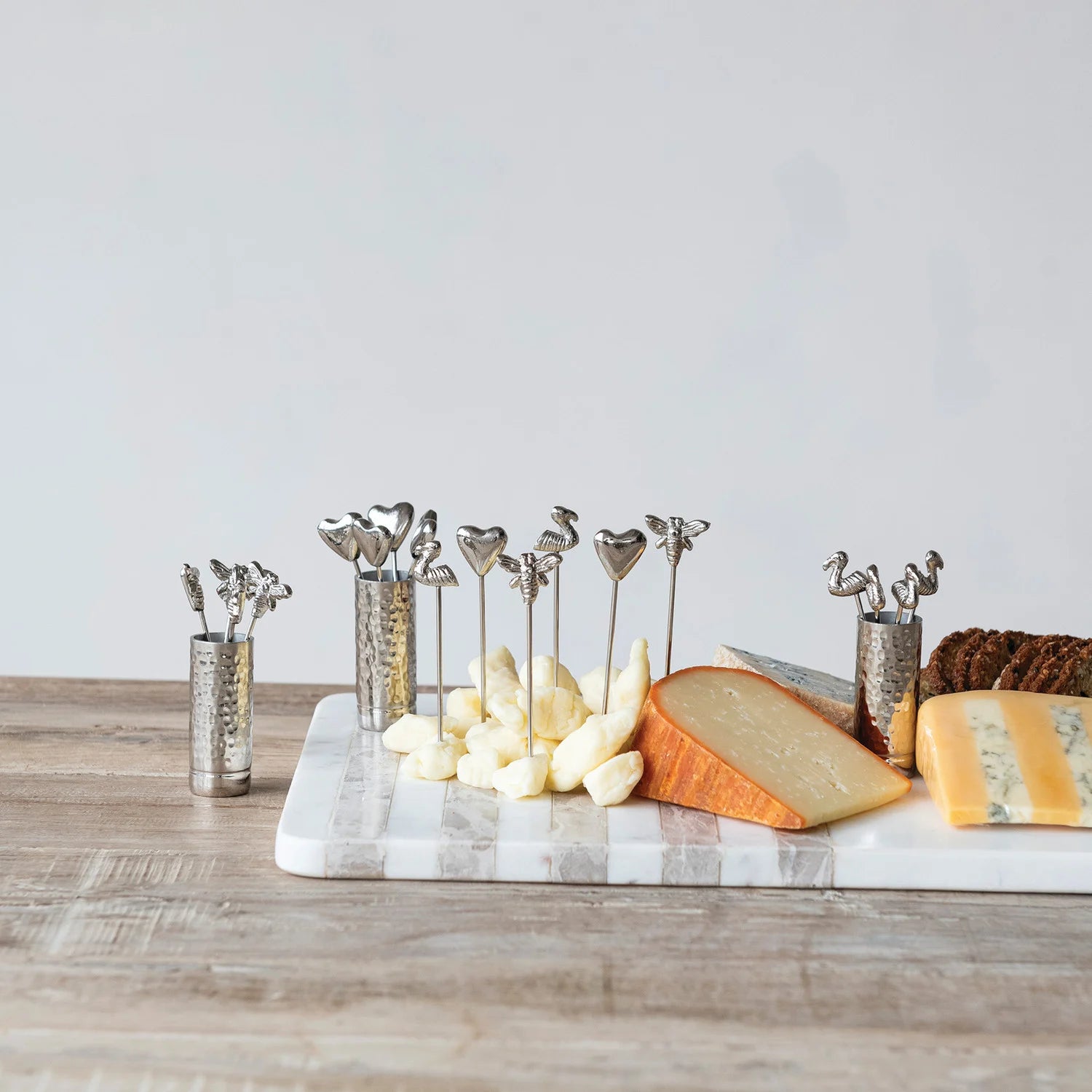 Boxed Aluminum Holder & Appetizer Picks w/Bee Handles