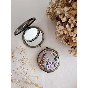 Embroidered Compact Mirror | Three flowers