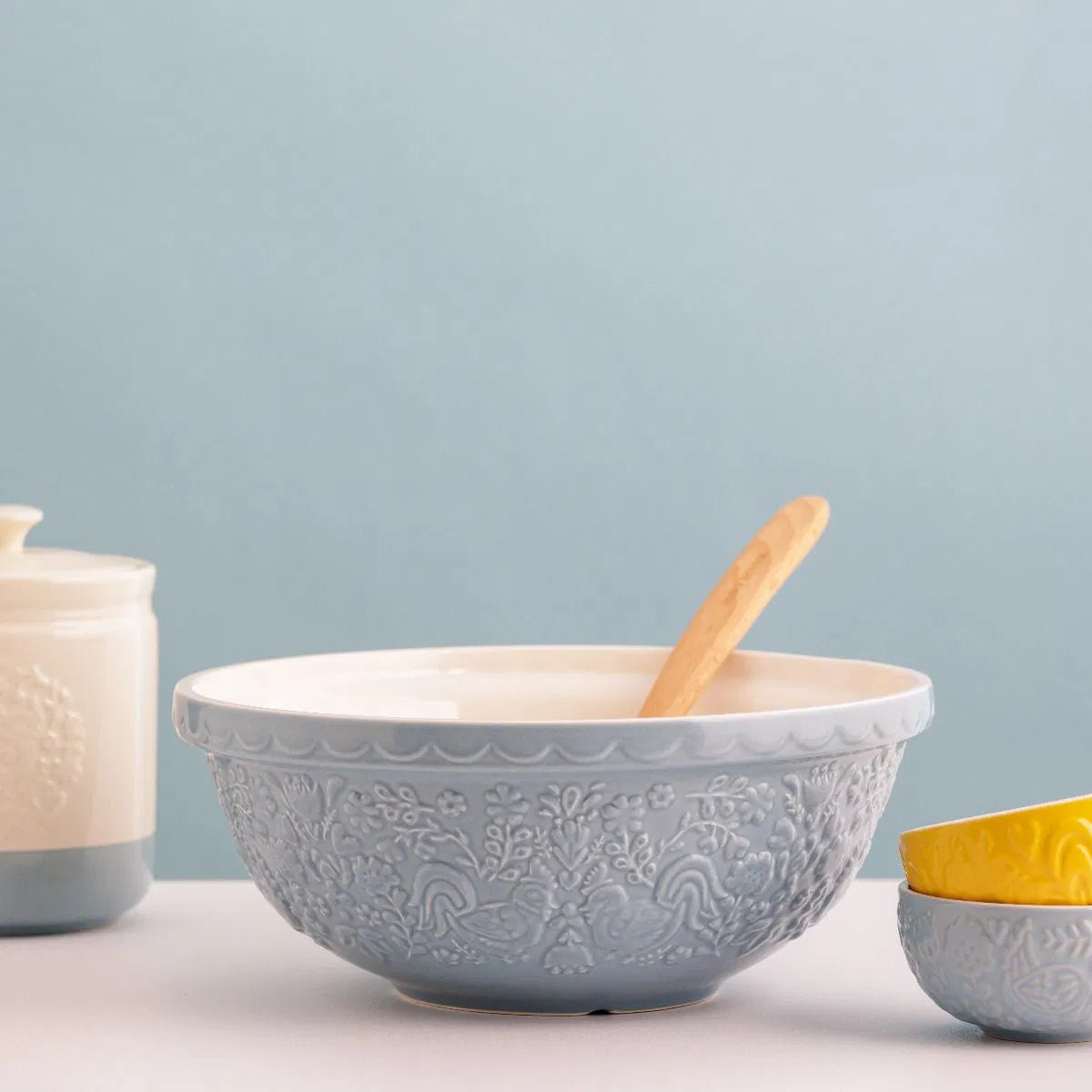 Mason Cash | Home to Roost Mixing Bowl | Cornflower | 2.85 Quart (S18)