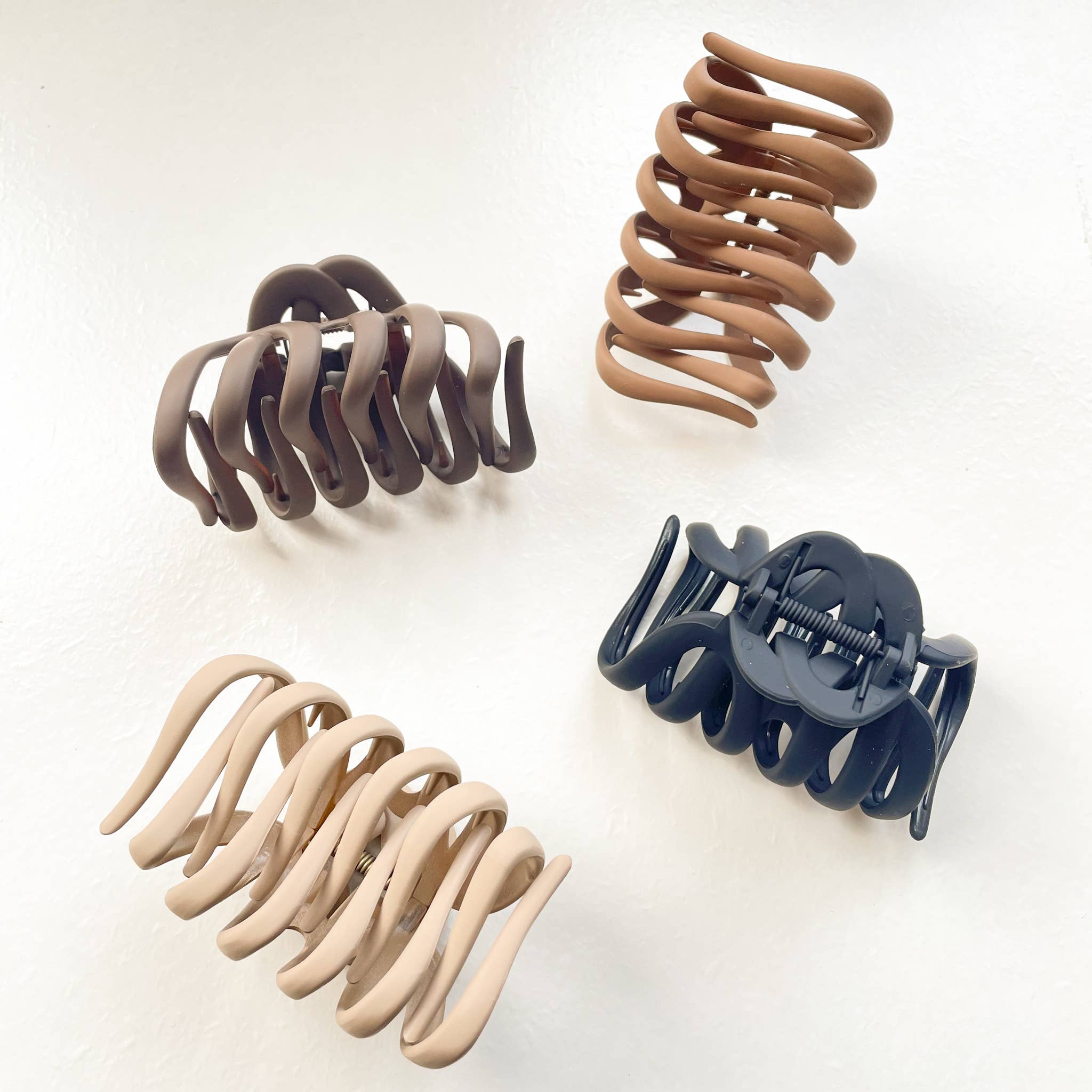 Claw Clip | Neutral Wavy Matte |  Large