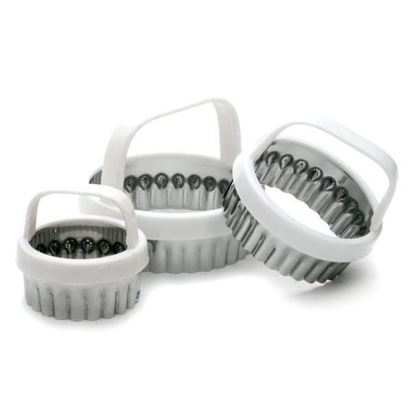 S/3 Scalloped Edge Biscuit & Cookie Cutters