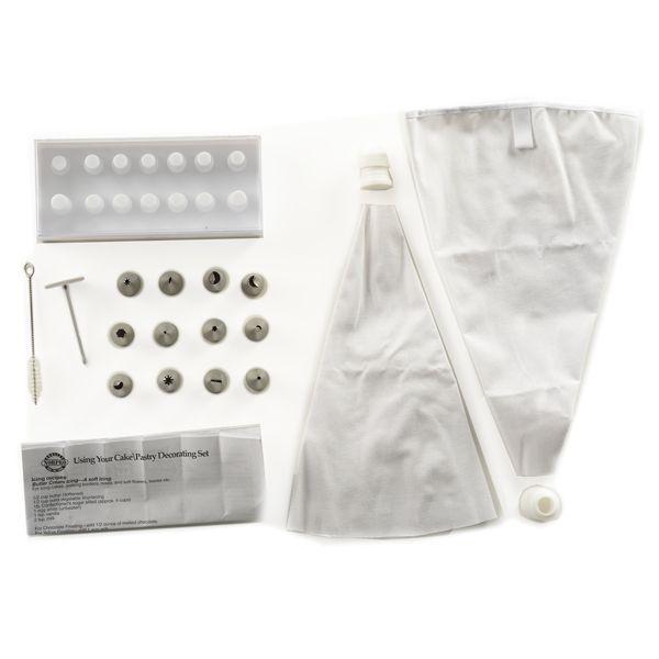 18-pc Cake/Decorating Set