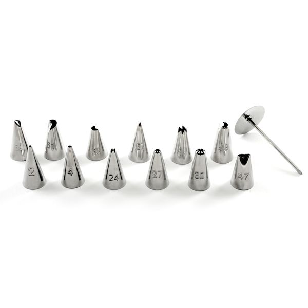 18-pc Cake/Decorating Set