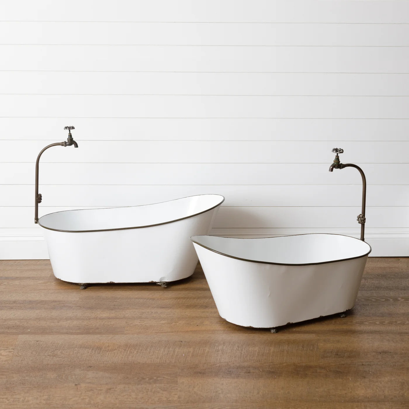 Clawfoot tub planter deals