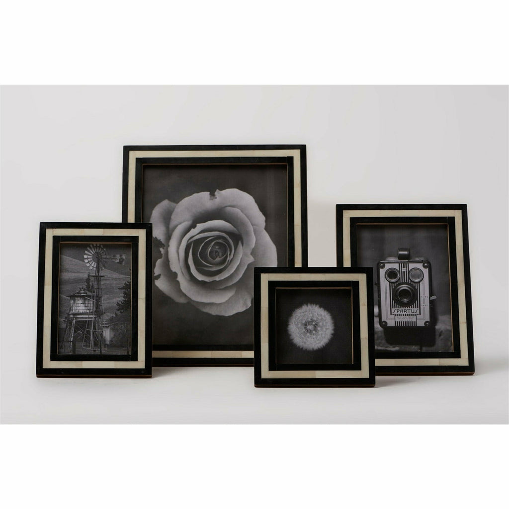 Black & White Line Frame