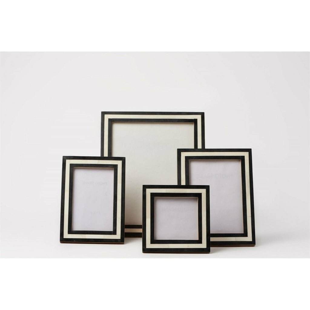 Black & White Line Frame